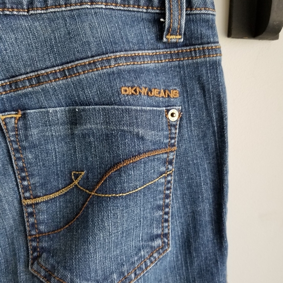 👖DKNY UNEVEN HEM STRAIGHT LEG JEANS - Picture 2 of 6